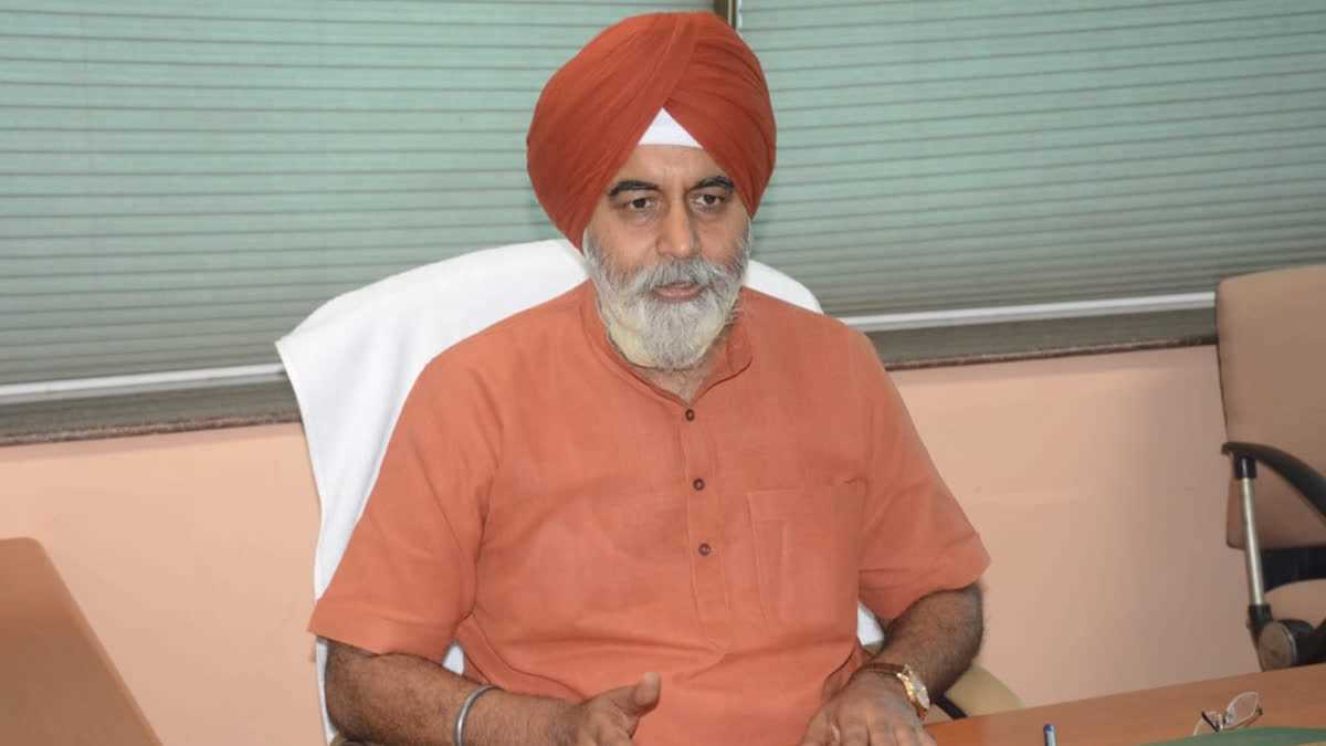 राजेंद्र नगर की घटना पर भाजपा पार्षदों का विरोध-प्रदर्शन; सीएम, मेयर के इस्तीफे की मांग